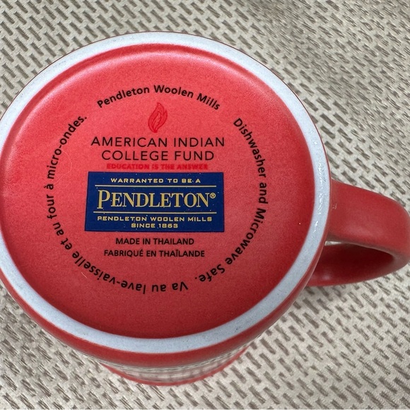 Pendleton Red and Black Patterned Mug - Picture 6 of 6
